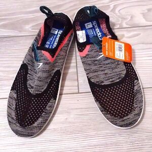 (22-2563)  🔥3/$20🔥  Speedo  Water Shoes Sz L (4-5)